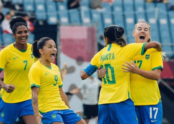 Seleção feminina goleia China na estreia do Brasil na Olímpiada